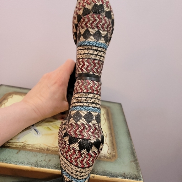 French Blu Black Vegan Leather and Aztec Pattern Heel Size 9 - Picture 5 of 7